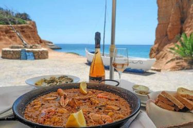 1.-Mediterraneo-paella-en-la-playa